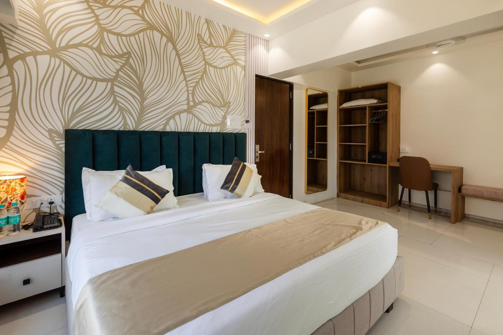 The Orion Premium Suites Mumbai  Buitenkant foto