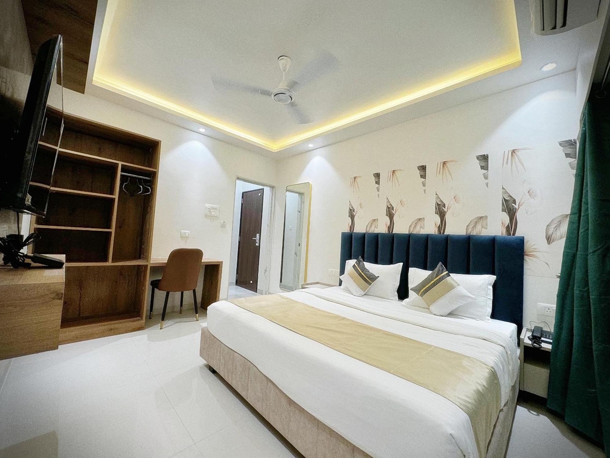 The Orion Premium Suites Mumbai  Buitenkant foto
