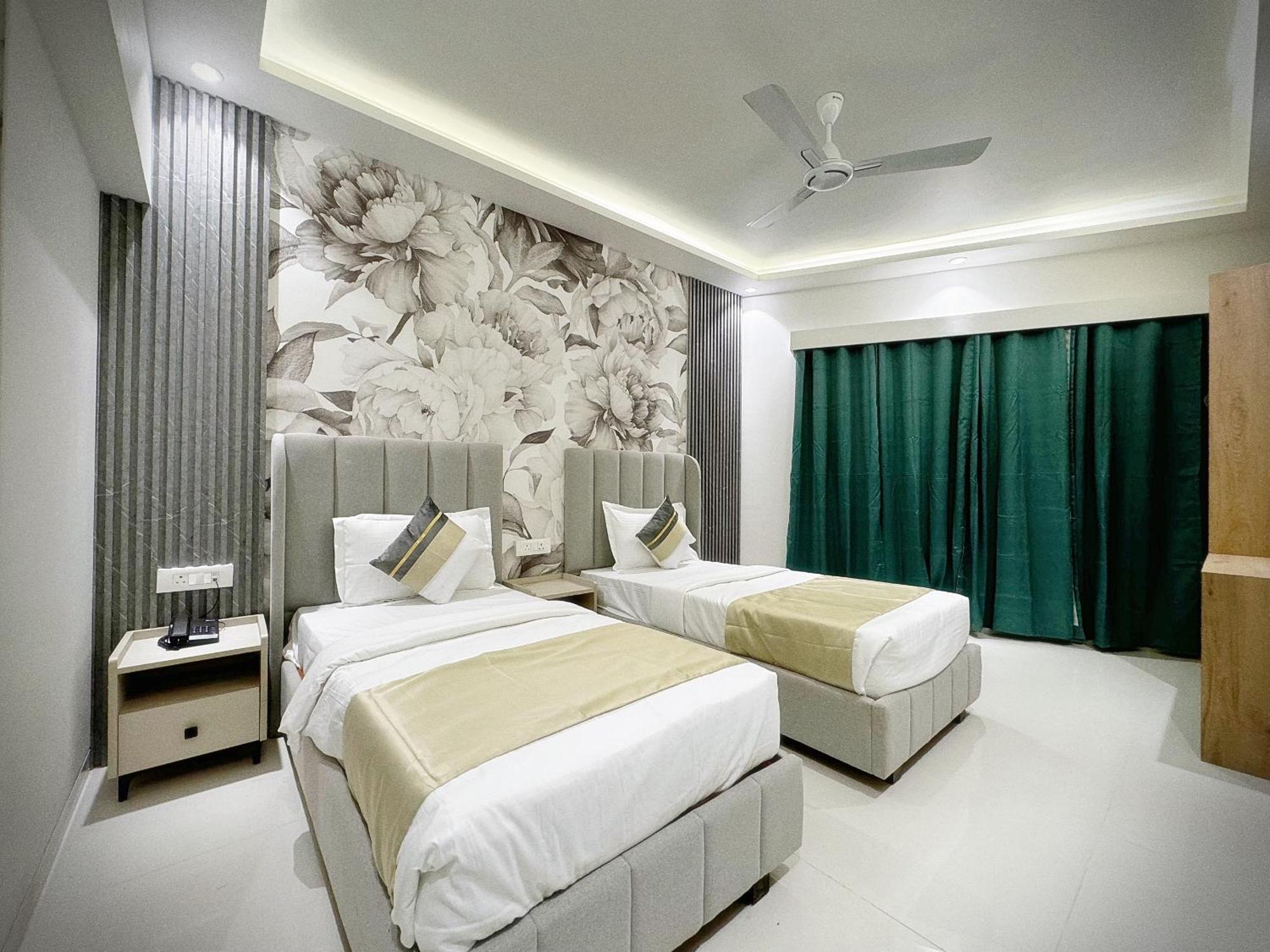 The Orion Premium Suites Mumbai  Buitenkant foto