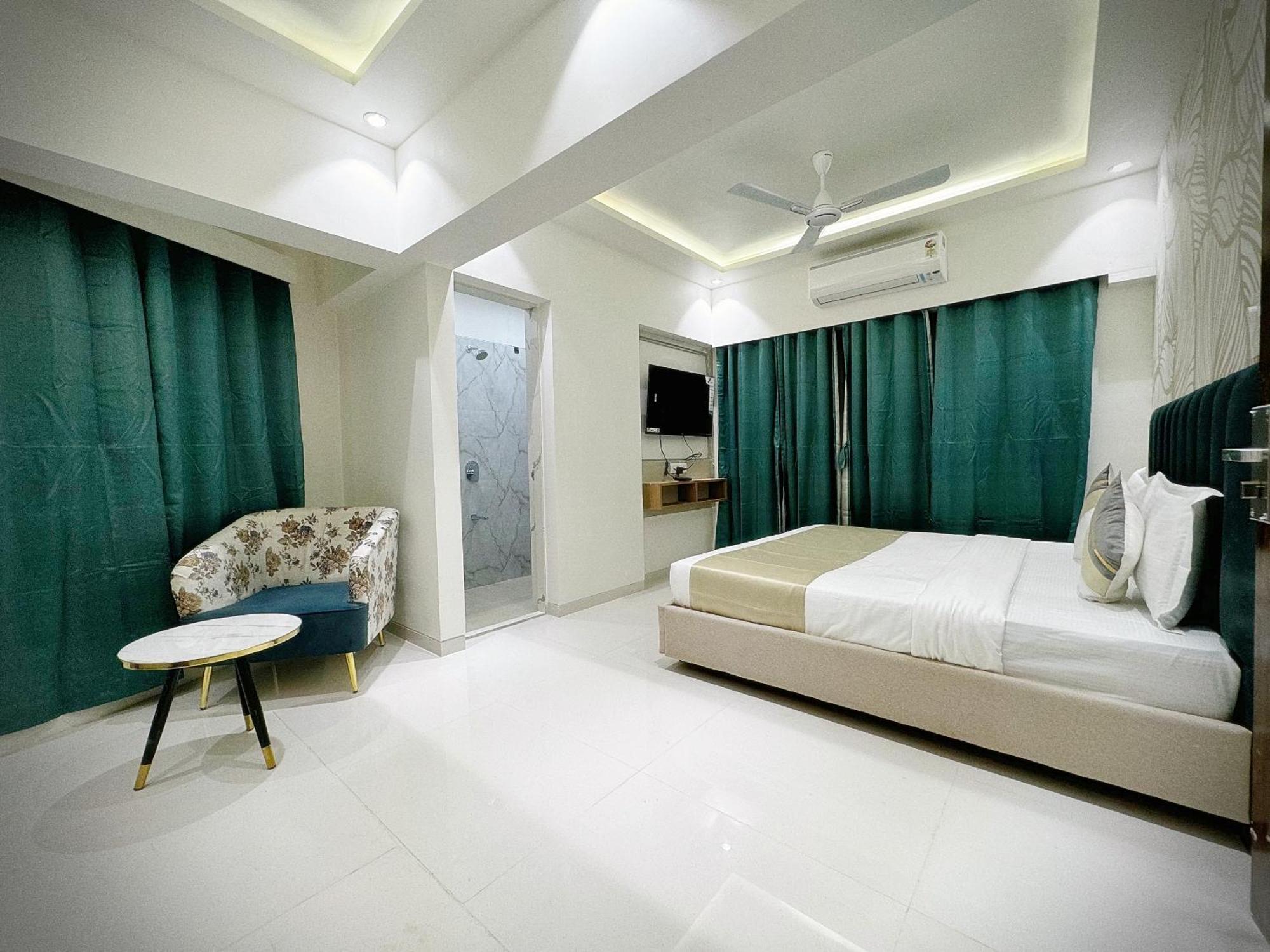 The Orion Premium Suites Mumbai  Buitenkant foto