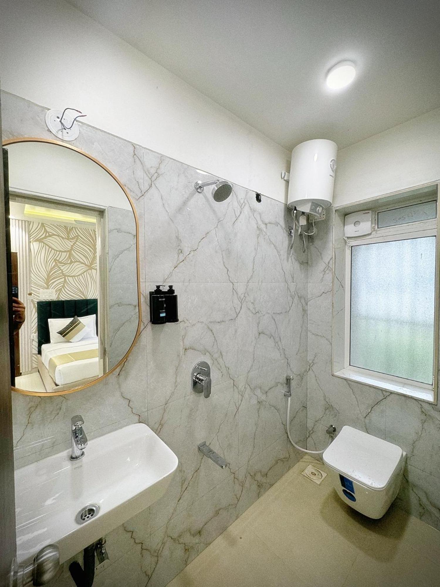 The Orion Premium Suites Mumbai  Buitenkant foto