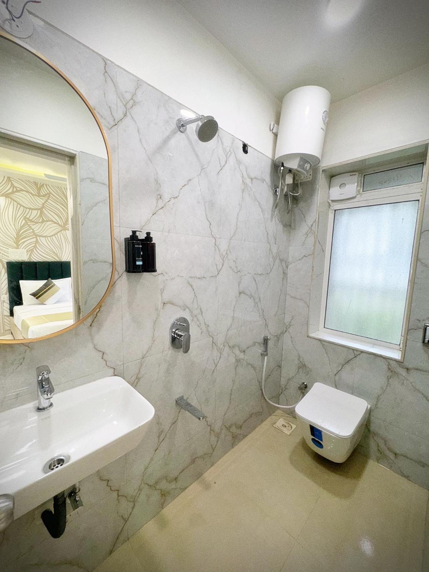 The Orion Premium Suites Mumbai  Buitenkant foto